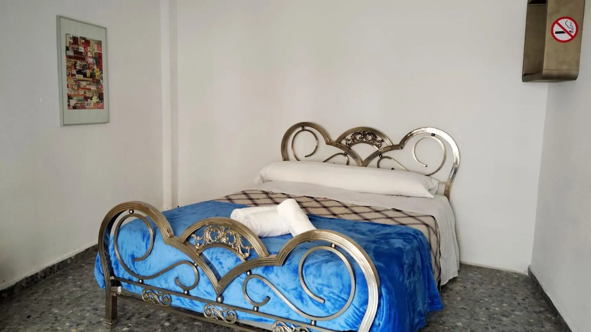 Guest house Habitaciones Compartidas Avenida De Madrid Jaen Spain